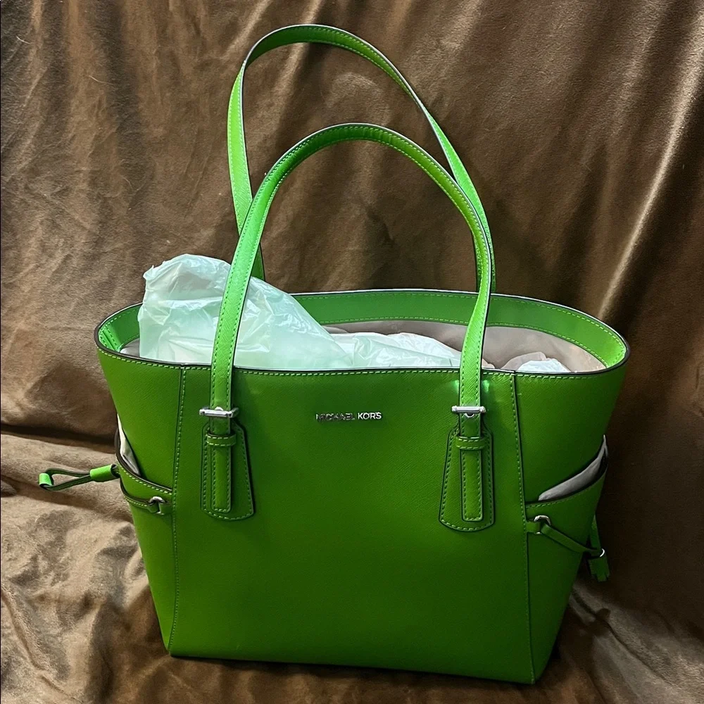 Michael Kors Women's Voyager Large Saffiano Leather Tote Bag - Picture 1 of 6
